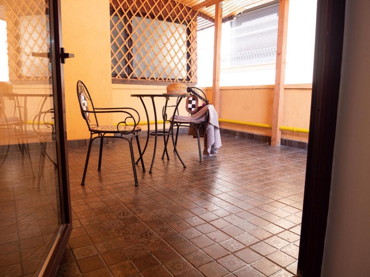 One Love Terrace Apartment Bukarest Exterior foto